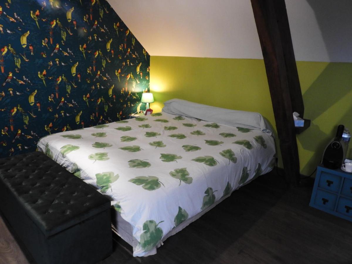 Bed and Breakfast L'Ecrin Du Val De Sambre Maubeuge Exterior foto